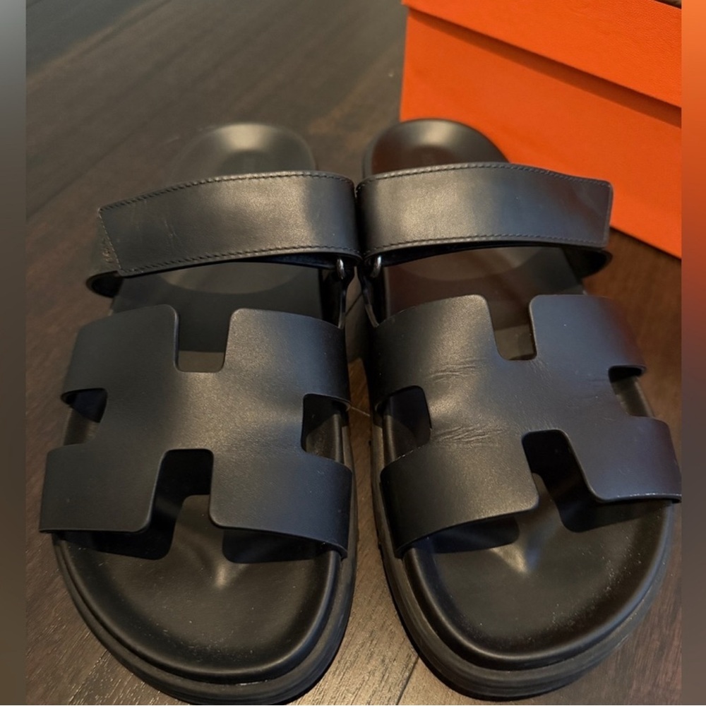 Hermes women Chypre Black Leather Slides 40.5 - relist